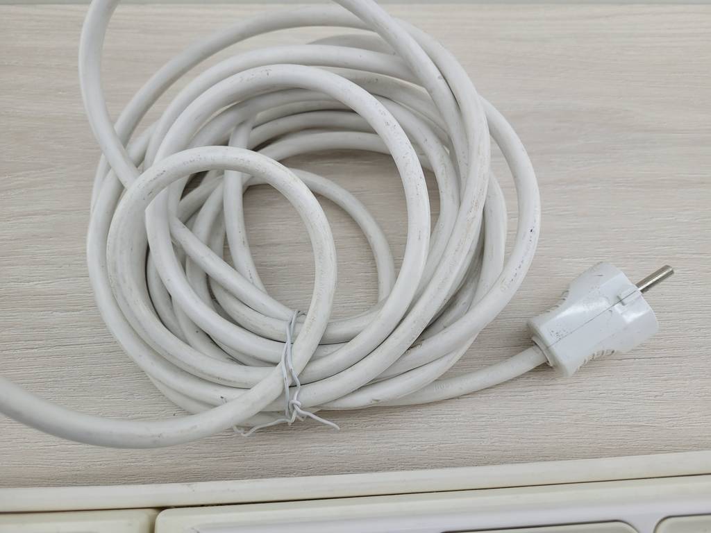 2 ENCHUFES TRIPLES DE SUPERFICIE - Imagen 5